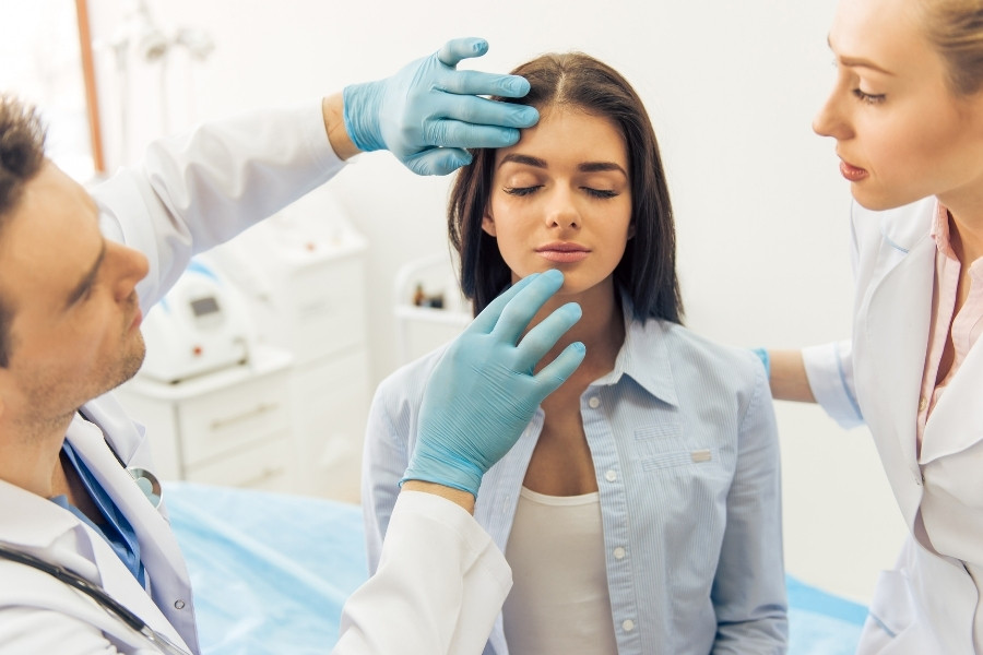 جراح التجميل والترميم في الرياض